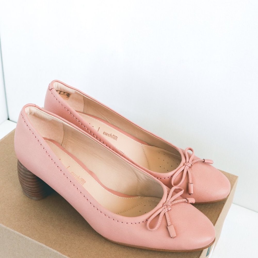 CLARKS | Leather bow pumps